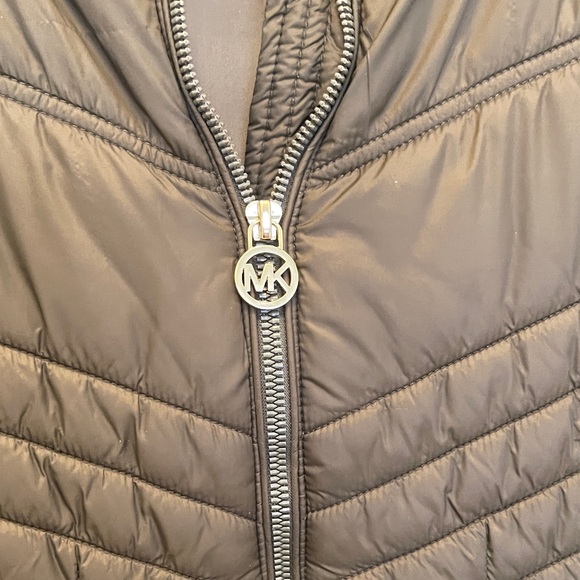 Michael Kors Women's Olive Green Quilted Vest - Picture 4 of 8